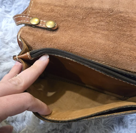 Patricia Nash• Torri leather brown crossbody bag w/ tooled floral pattern. - Picture 15 of 16